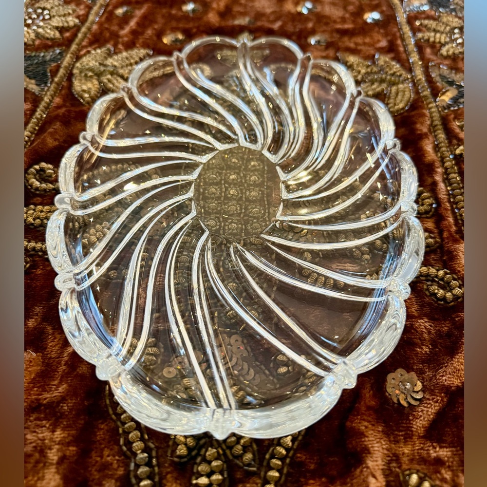 Glass Candy Plate - Picture 3 of 4